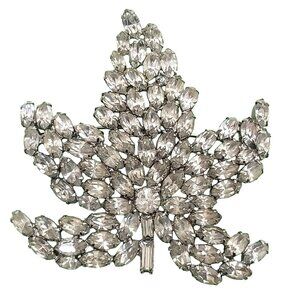 Vintage Rhinestone Maple Leaf Brooch Pin Sparkling Silver-Tone Statement Large